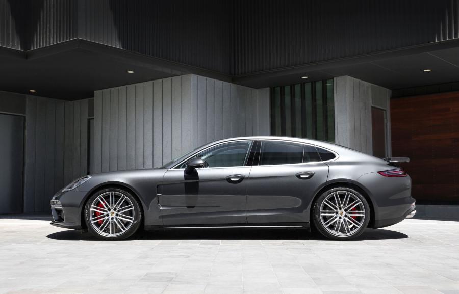  Porsche Panamera Turbo 2017 года  (AU) (фото 4 из 16)